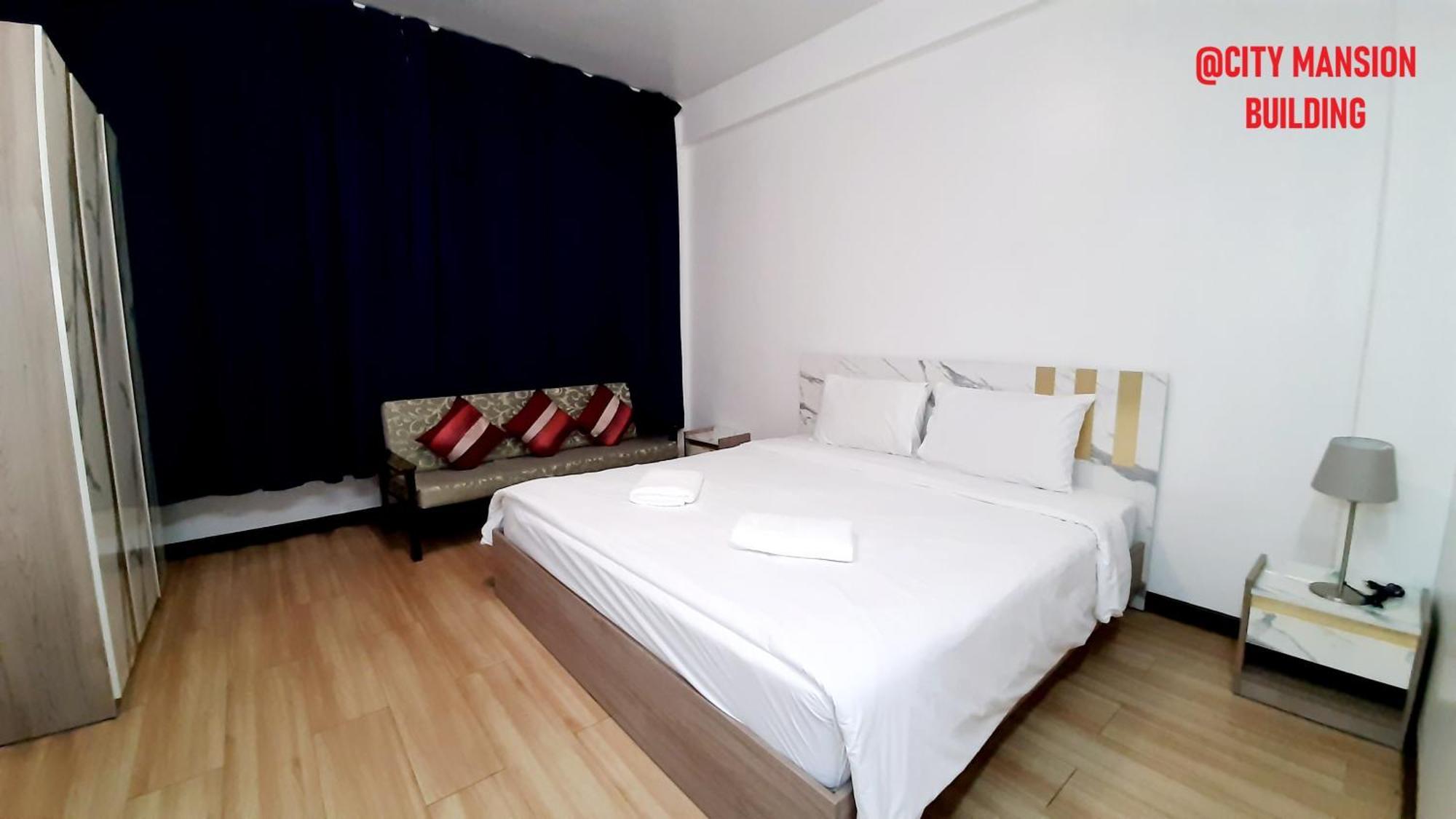 City Plaza Nana Hotel Бангкок Екстер'єр фото