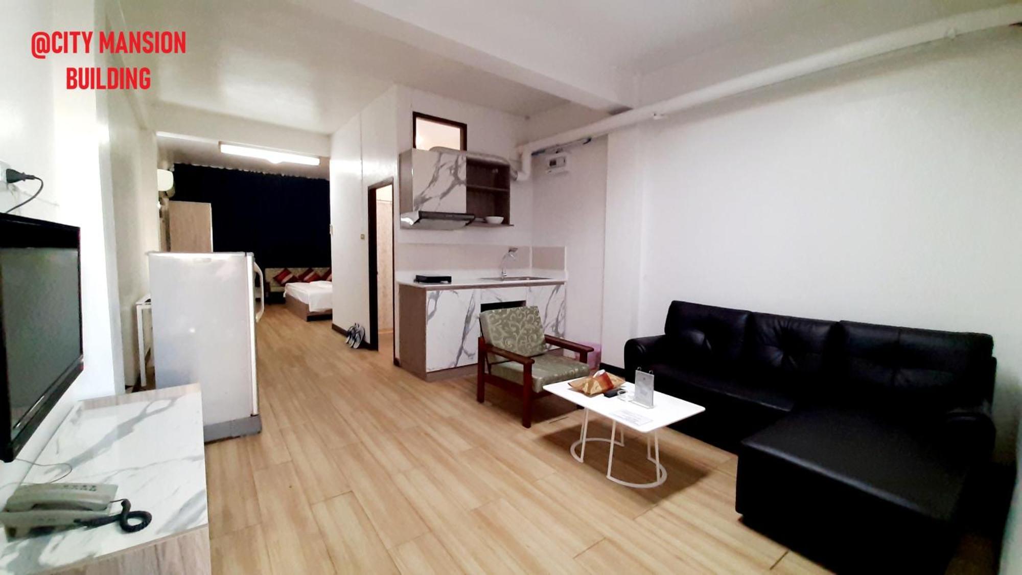 City Plaza Nana Hotel Бангкок Екстер'єр фото