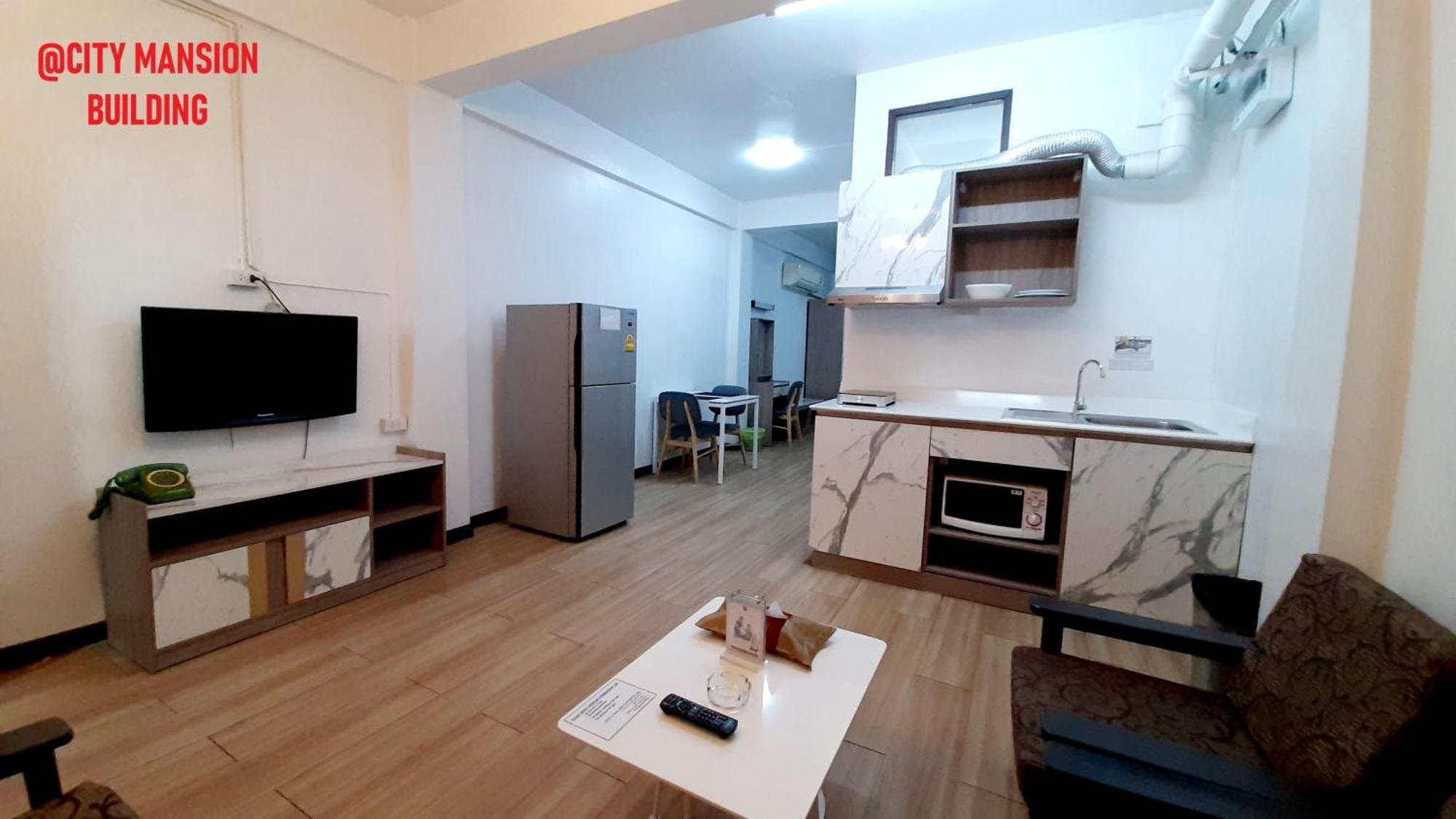 City Plaza Nana Hotel Бангкок Екстер'єр фото